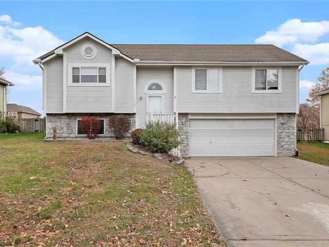 Homes for Sale in Kansas City, MO 64157 | 11433 N Tennessee Avenue