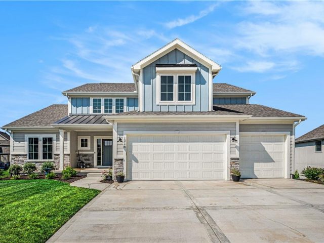 Homes for Sale in Kansas City, MO 64155 | 10748 N Hickory Court