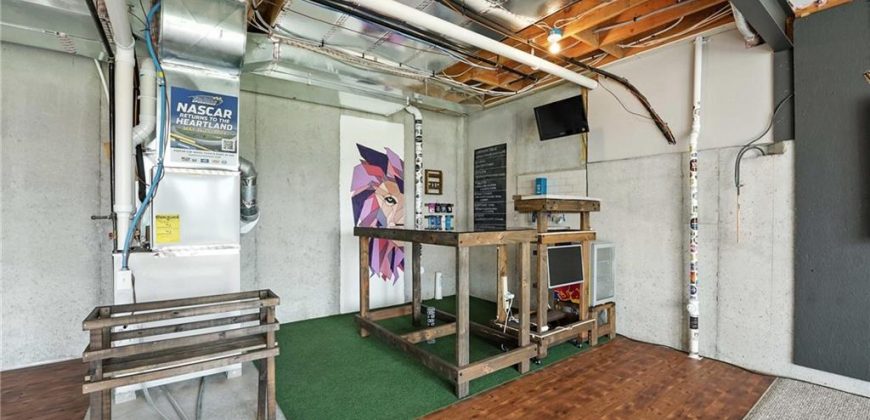 Homes for Sale in Kansas City, MO 64151 | 7611 N Adrian Avenue