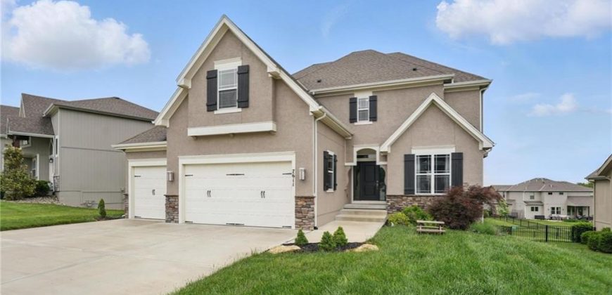 Homes for Sale in Kansas City, MO 64151 | 7611 N Adrian Avenue