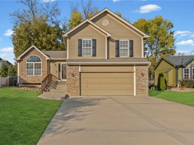 Homes for Sale in Kansas City, MO 64155 | 708 NE 99TH Street