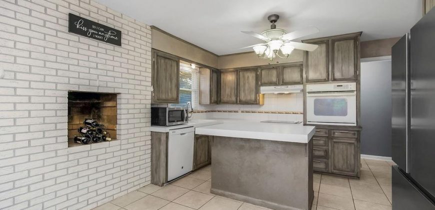 Homes for Sale in Kansas City, MO 64118 | 4931 N Flora Avenue