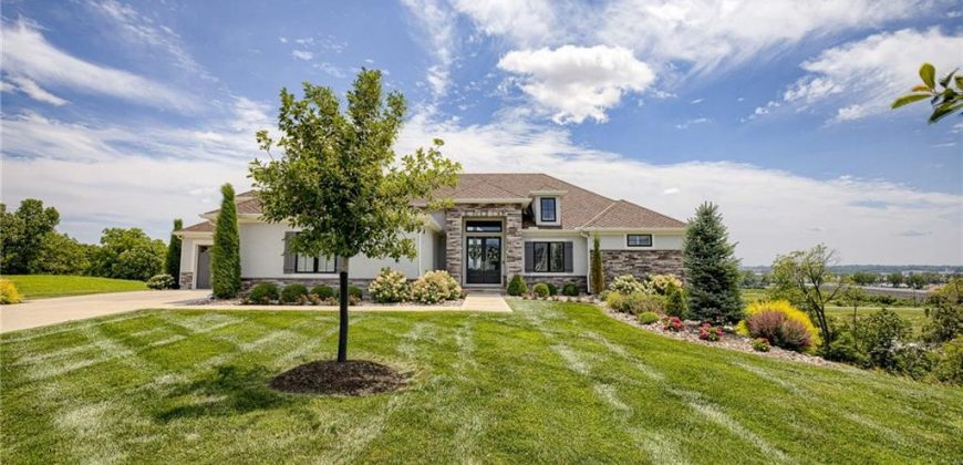 Homes for Sale in Riverside, MO 64150 | 4150  Palisades Point