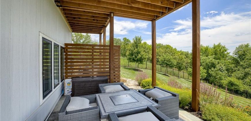 Homes for Sale in Riverside, MO 64150 | 4150  Palisades Point