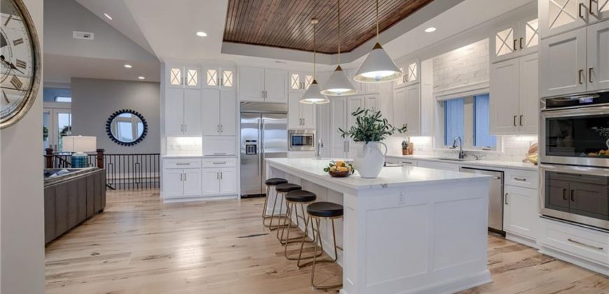 Homes for Sale in Riverside, MO 64150 | 4150  Palisades Point