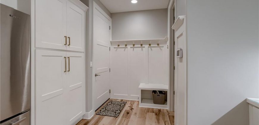 Homes for Sale in Riverside, MO 64150 | 4150  Palisades Point