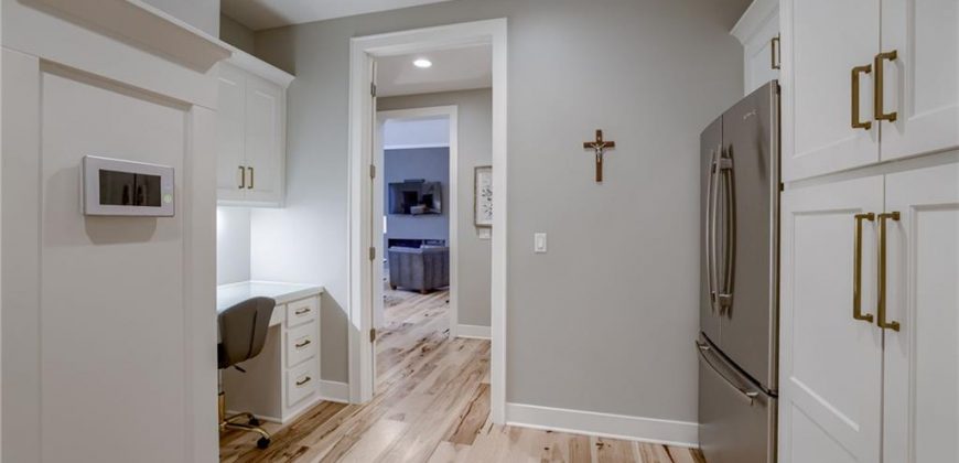 Homes for Sale in Riverside, MO 64150 | 4150  Palisades Point