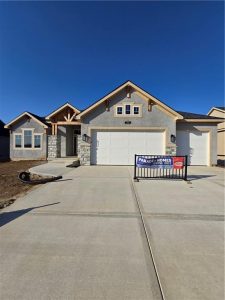 4604-NW-Luna Piena-Way-mls-2535622-image-1
