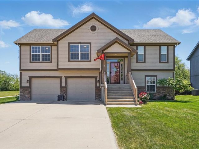 Homes for Sale in Kansas City, MO 64155 | 1037 NW 91st Terrace