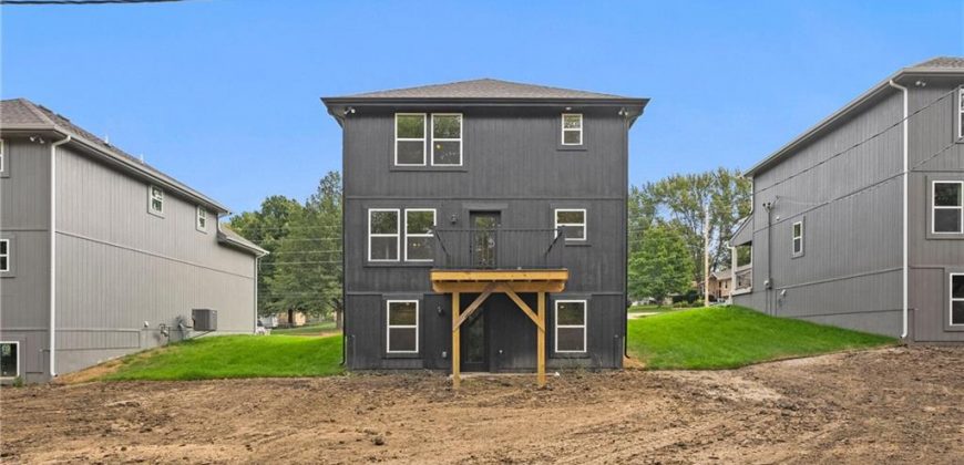 Homes for Sale in Kansas City, MO 64155 | 11218 N Oak Trafficway