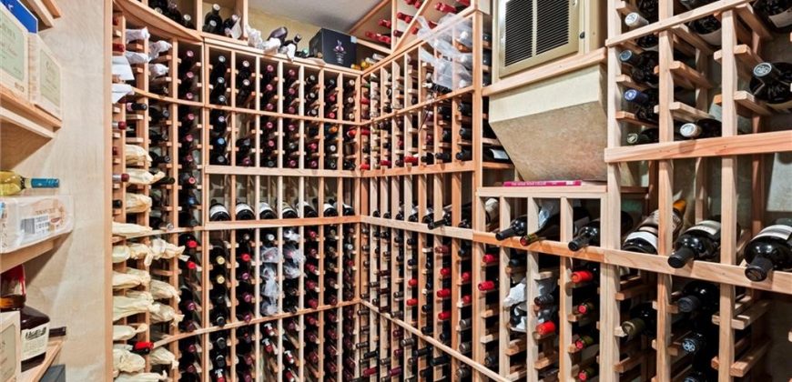 Homes for Sale in Parkville, MO 64152 | 8190  Shoreline Drive