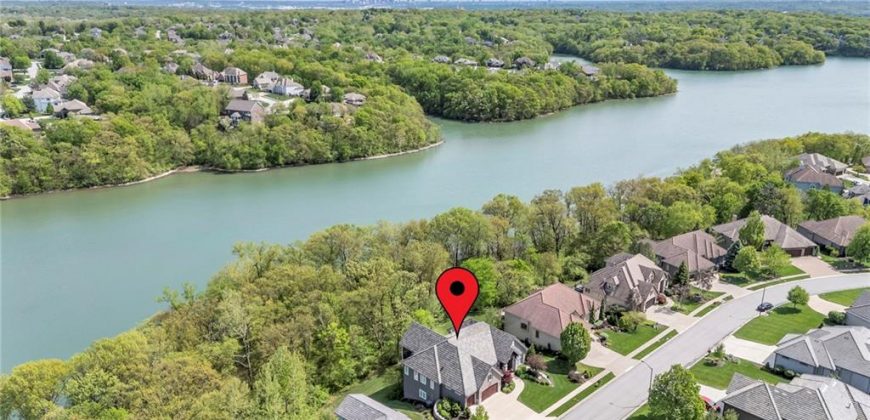 Homes for Sale in Parkville, MO 64152 | 6325  Edgewater Drive