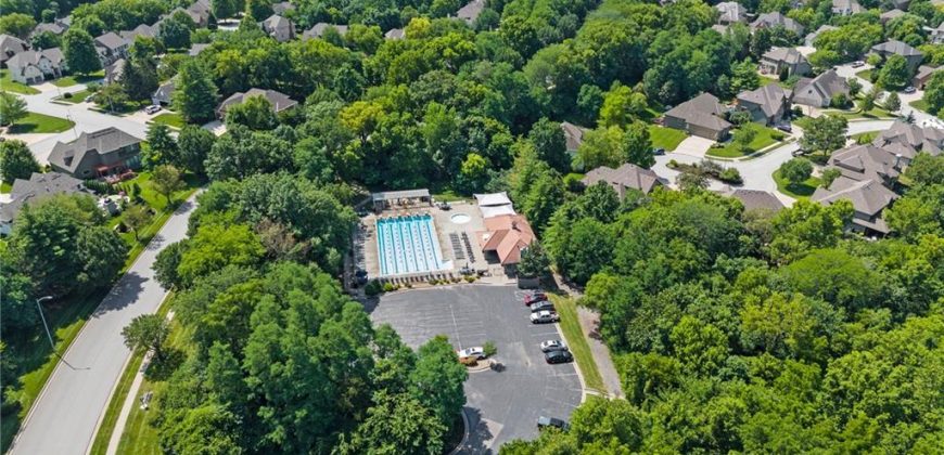 Homes for Sale in Parkville, MO 64152 | 6325  Edgewater Drive