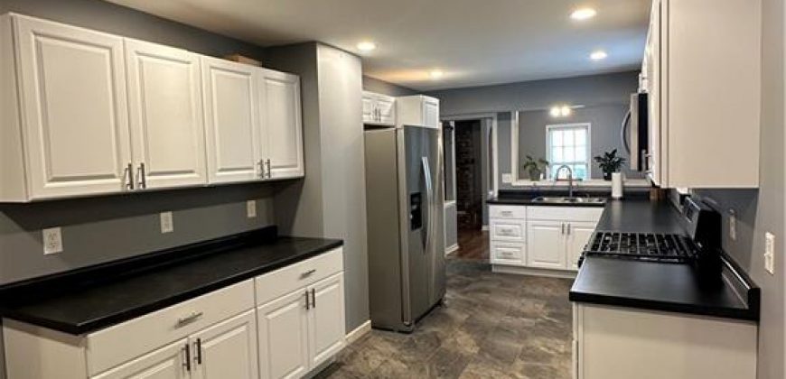 Homes for Sale in Oakview, MO 64118 | 6213 N Harrison Street