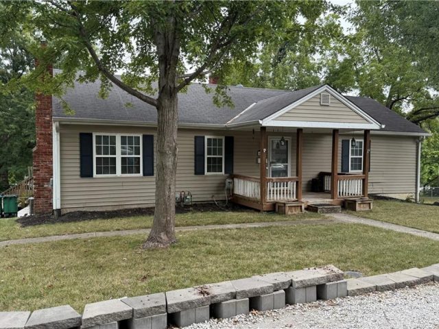 Homes for Sale in Oakview, MO 64118 | 6213 N Harrison Street