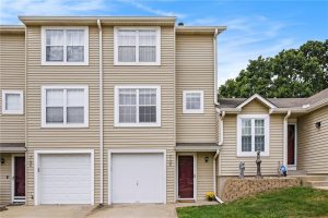 7138-NE-KINGSTON-Court-mls-2578747-image-1