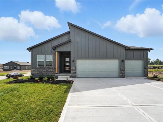 Homes for Sale in Kansas City, MO 64155 | 10641 N Jefferson Street