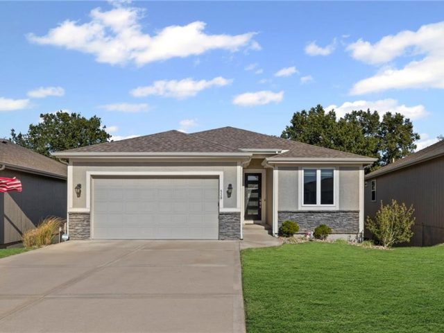 Homes for Sale in Kansas City, MO 64155 | 538 NW 110th Street