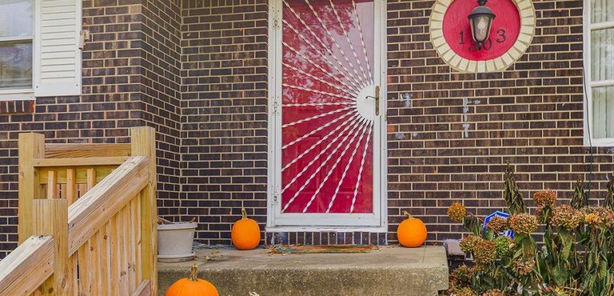 Homes for Sale in Gladstone, MO 64118 | 1303 NE 77th Street