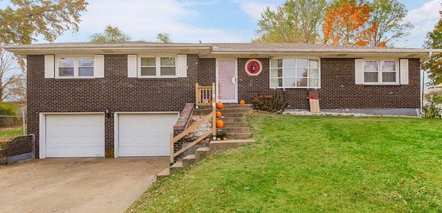 Homes for Sale in Gladstone, MO 64118 | 1303 NE 77th Street