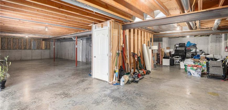 Homes for Sale in Kansas City, MO 64154 | 8707 N ROBINHOOD Avenue