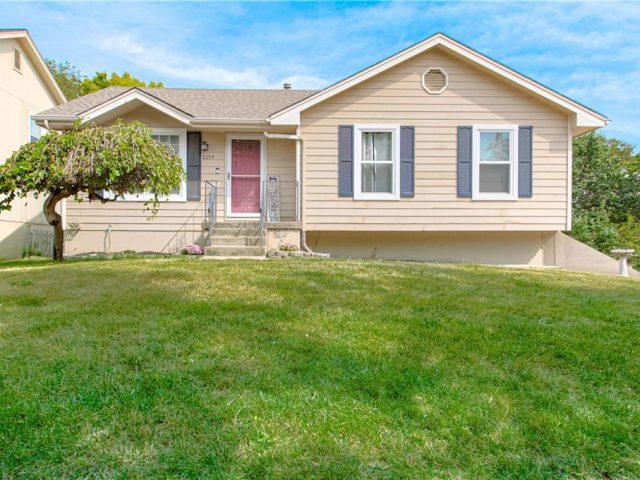 Homes for Sale in Kansas City, MO 64157 | 8254 NE 113th Terrace