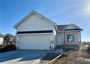 9637-N-Colrain-Avenue-mls-2577278-image-1
