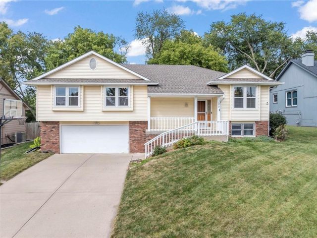 Homes for Sale in Kansas City, MO 64155 | 100 NE 111th Street