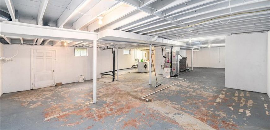 Homes for Sale in Gladstone, MO 64118 | 4914 N Central Street