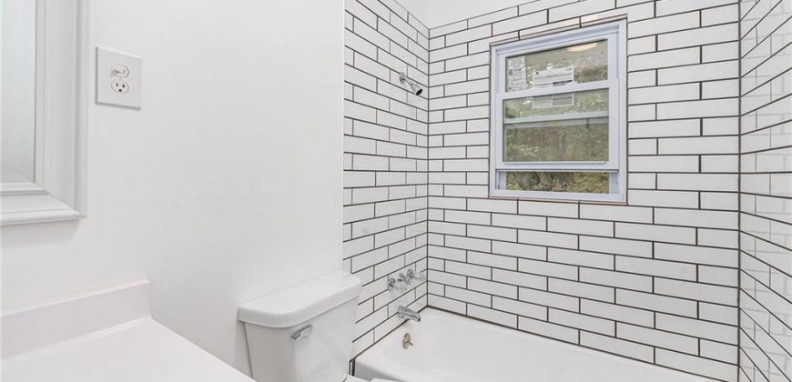 Homes for Sale in Gladstone, MO 64118 | 4914 N Central Street