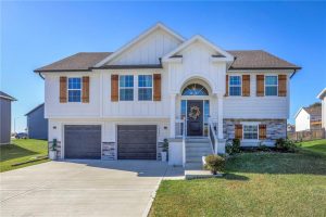 10206-N-Quincy-Avenue-mls-2584214-image-1