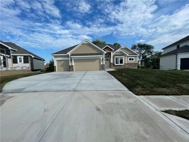 Homes for Sale in Kansas City, MO 64153 | 8512 NW 90th Terrace