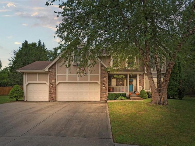 Homes for Sale in Liberty, MO 64068 | 1408  Telford Drive