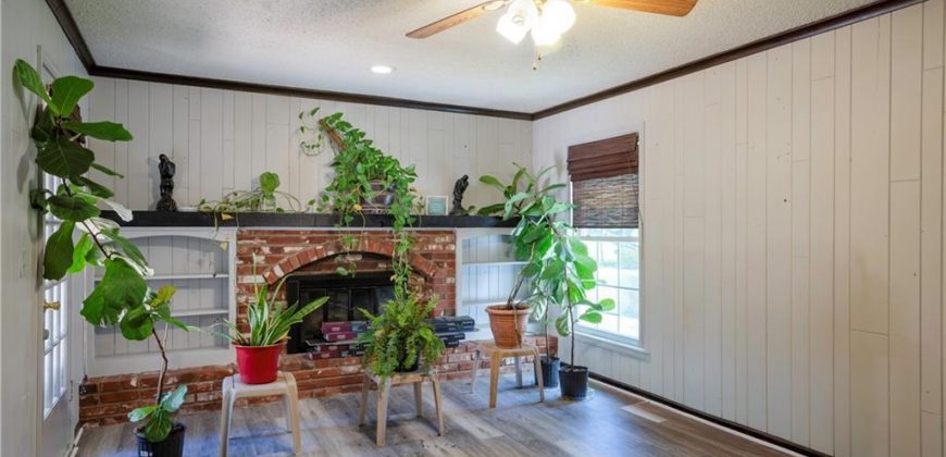 Homes for Sale in Parkville, MO 64152 | 10315 NW Mirror Lake Drive