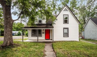 Homes for Sale in Liberty, MO 64068 | 463 E Mill Street