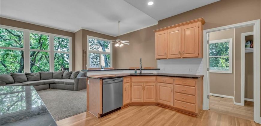 Homes for Sale in Parkville, MO 64152 | 5733 NW North pointe Terrace