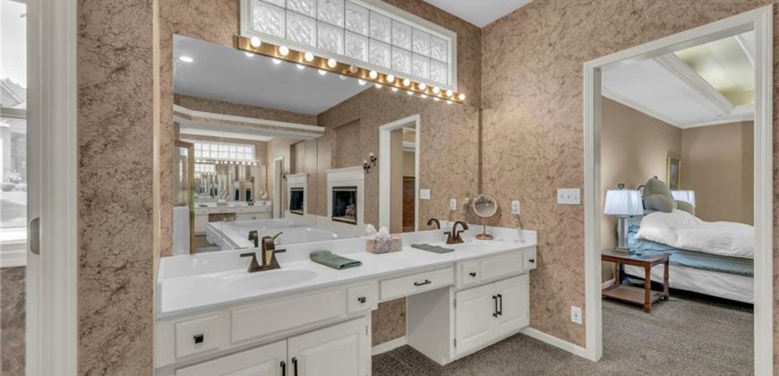 Homes for Sale in Parkville, MO 64152 | 5733 NW North pointe Terrace