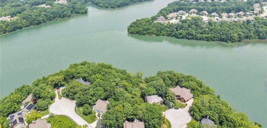 Homes for Sale in Parkville, MO 64152 | 5733 NW North pointe Terrace