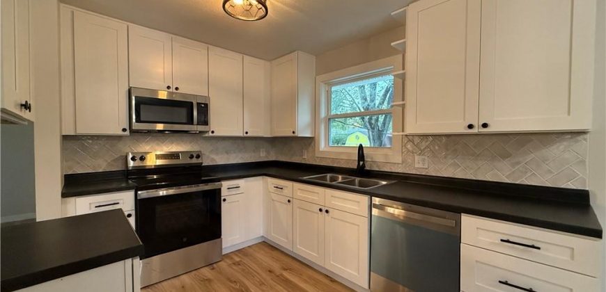 Homes for Sale in Kansas City, MO 64119 | 4924 N Smalley Avenue