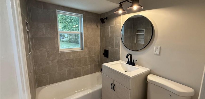 Homes for Sale in Kansas City, MO 64119 | 4924 N Smalley Avenue