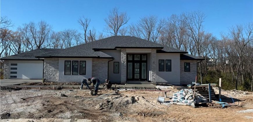 Homes for Sale in Parkville, MO 64152 | 7260 NW Pampas Lane