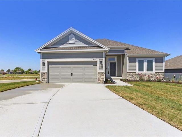 Homes for Sale in Kansas City, MO 64157 | 11436 N Auburndale Circle