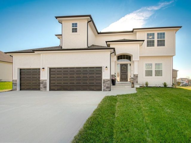 Homes for Sale in Kansas City, MO 64157 | 9916 N Manning Avenue