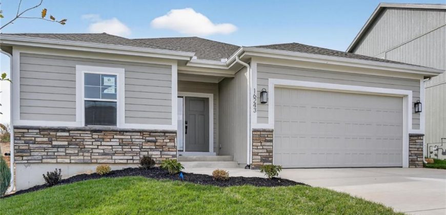 Homes for Sale in Parkville, MO 64152 | 16243  Giorgia Street