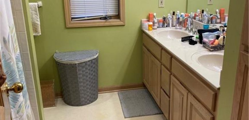 Homes for Sale in Gladstone, MO 64119 | 3105 NE 70 Street