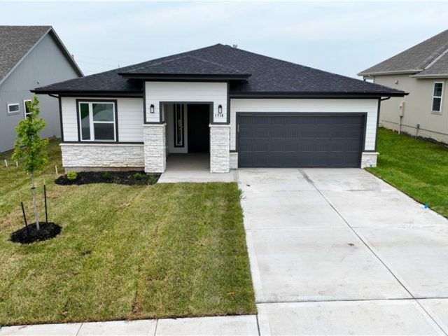 Homes for Sale in Kansas City, MO 64155 | 1716 NW 104th Terrace