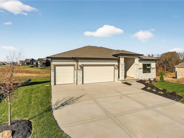 Homes for Sale in Kansas City, MO 64158 | 7620 N Booth Avenue