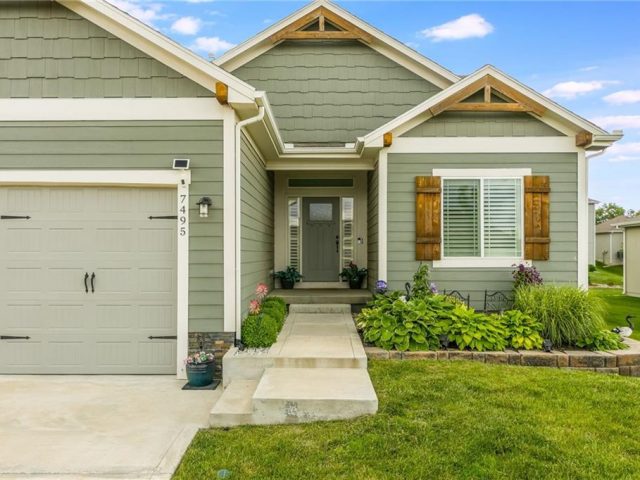 Homes for Sale in Parkville, MO 64152 | 7495 NW Chambers Court