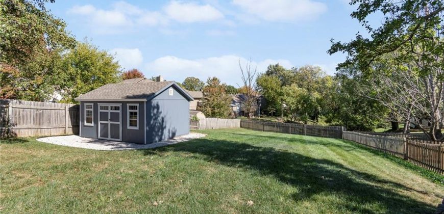 Homes for Sale in Kansas City, MO 64154 | 8509 N Robinhood Avenue