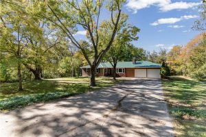 7702-NW-Fawn-Avenue-mls-2584789-image-1